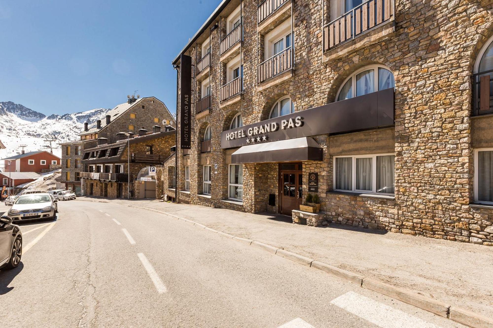 Grand Pas 4* Pas De La Casa