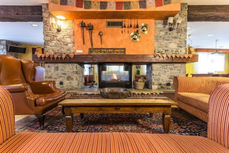 Grand Pas 4* Pas De La Casa